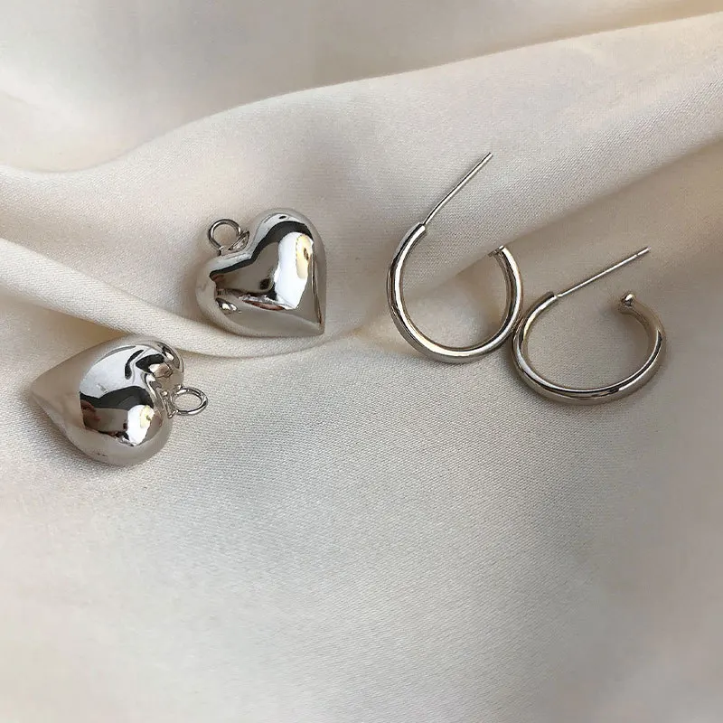 MEYRROYU 925 Sterling Silver 2021 New Gold Color Love Pendant Earrings Female Couple Valentine's Day Party Jewelry Gift
MEYRROYU 925 Sterling Silver 2021 New Gold Color Love Pendant Earrings Female Couple Valentine's Day Party Jewelry Gift