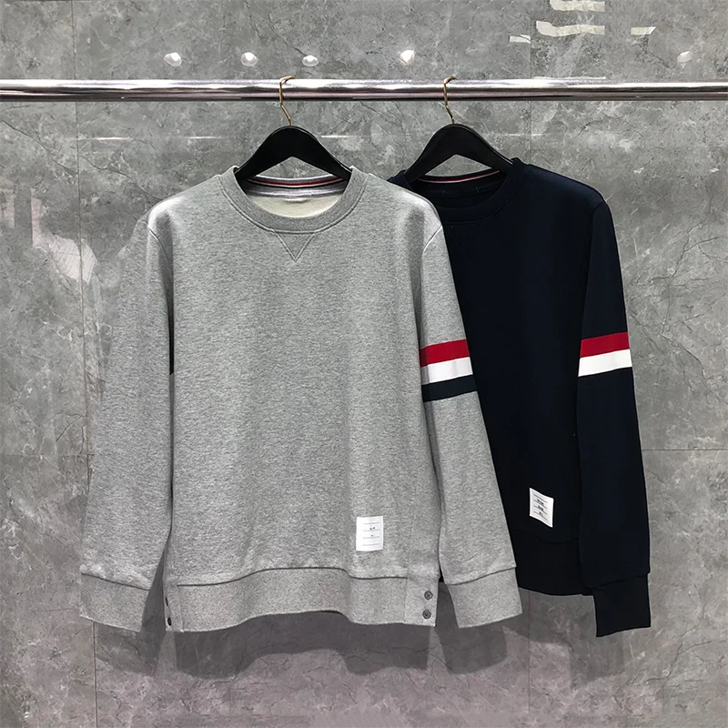 THOM TB Sweatshirts Autunm Winter Men Women Custom Wholesale Coats Tonal Classic Cotton Loopback RWB Stripe O-Neck Fleeces
THOM TB Sweatshirts Autunm Winter Men Women Custom Wholesale Coats Tonal Classic Cotton Loopback RWB Stripe O-Neck Fleeces