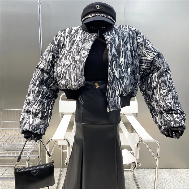 Новый фирменный оригинальный дизайн 2021 персонализированный тренд стильный пиджак в иностранном стиле с короткой молнией и длинным рукавом...
Новый фирменный оригинальный дизайн 2021 персонализированный тренд стильный пиджак в иностранном стиле с короткой молнией и длинным рукавом...