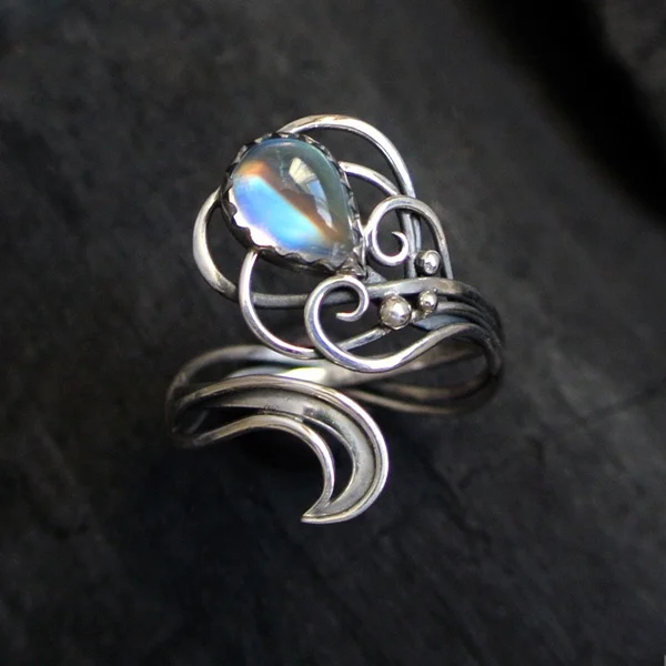 Popular Women's Fashion Silver Color Rings Elegant and Unique White Moonstone Jewelry Wedding Engagement Party Ring Size 5-11
Popular Women's Fashion Silver Color Rings Elegant and Unique White Moonstone Jewelry Wedding Engagement Party Ring Size 5-11