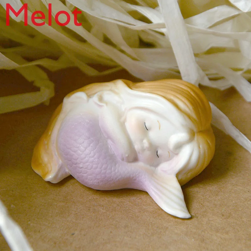 Creative Ceramic Mermaid Shell Decoration Girl's Room Decoration Small Night Lamp
Creative Ceramic Mermaid Shell Decoration Girl's Room Decoration Small Night Lamp