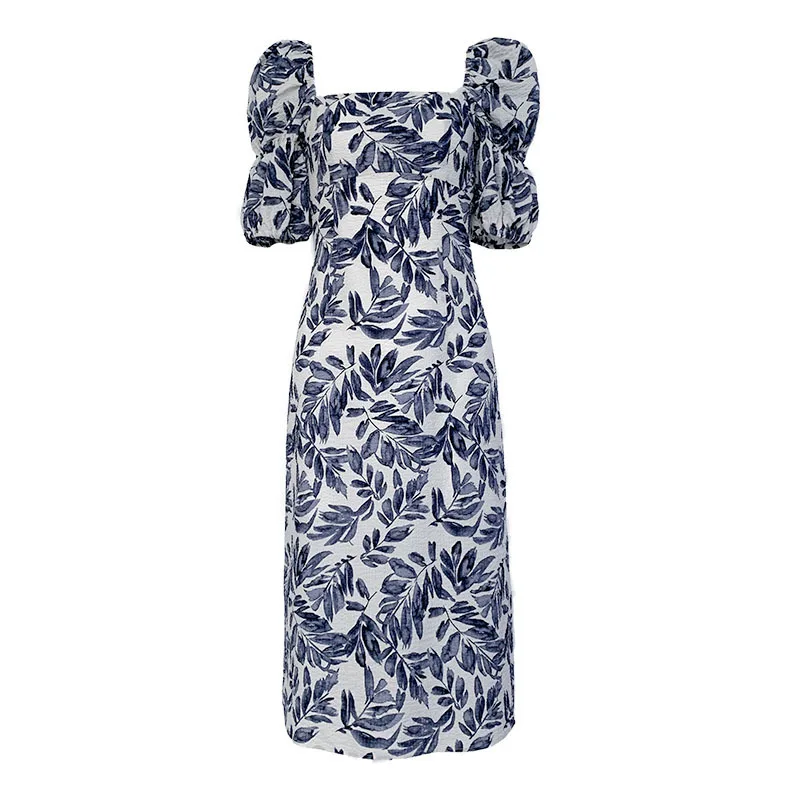 In The Summer of 2021, The New Square Collar Bubble Sleeves Have A Slim French Temperament, Long Skirts and Floral Dresses
In The Summer of 2021, The New Square Collar Bubble Sleeves Have A Slim French Temperament, Long Skirts and Floral Dresses