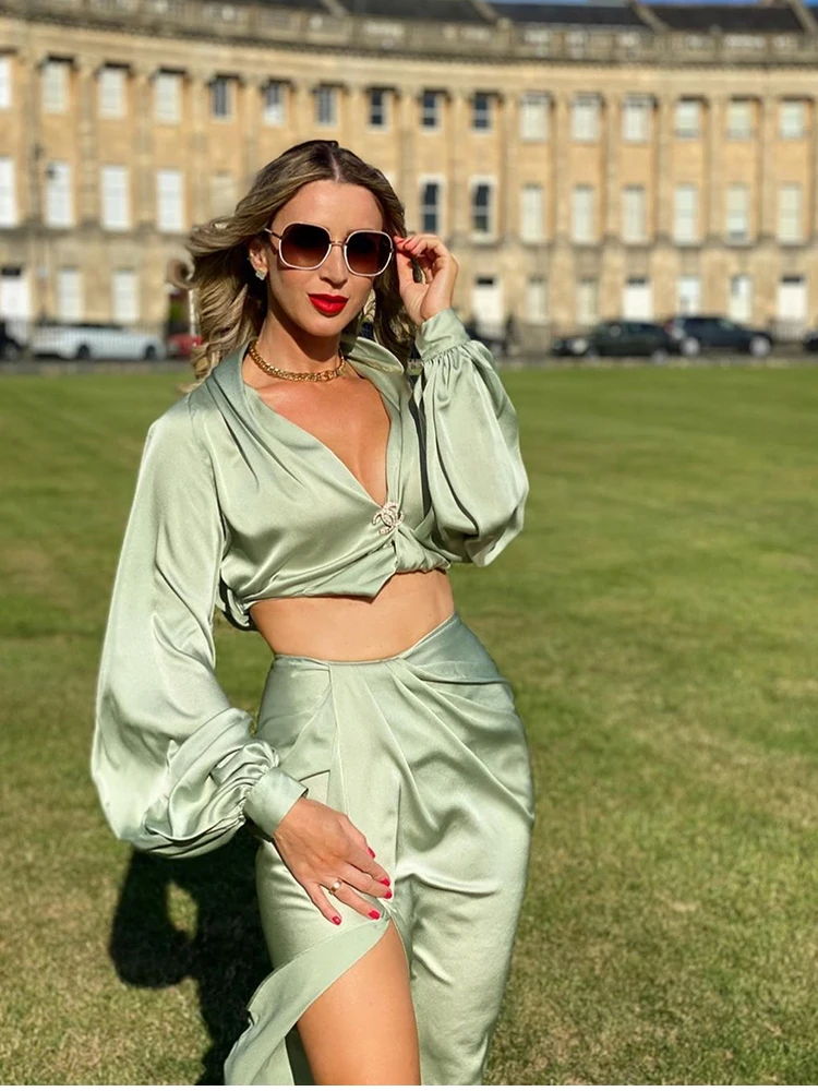 Imcute Satin Two Piece Set Women Autumn Solid Color Long Lantern Sleeve Crop Top High Split Long Skirts 2Piece Set Party Clothes
Imcute Satin Two Piece Set Women Autumn Solid Color Long Lantern Sleeve Crop Top High Split Long Skirts 2Piece Set Party Clothes