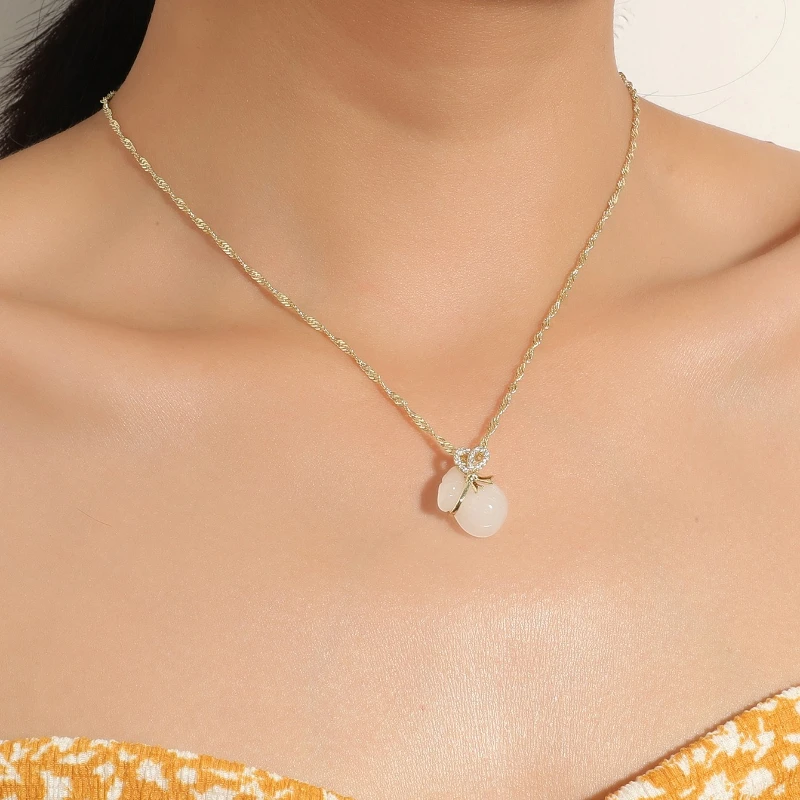 Women Necklace Exquisite Fashion Necklace Gold Color Chain White Jade Pendant Necklace Surprise Gift for Girlfriend Party Dance
Women Necklace Exquisite Fashion Necklace Gold Color Chain White Jade Pendant Necklace Surprise Gift for Girlfriend Party Dance