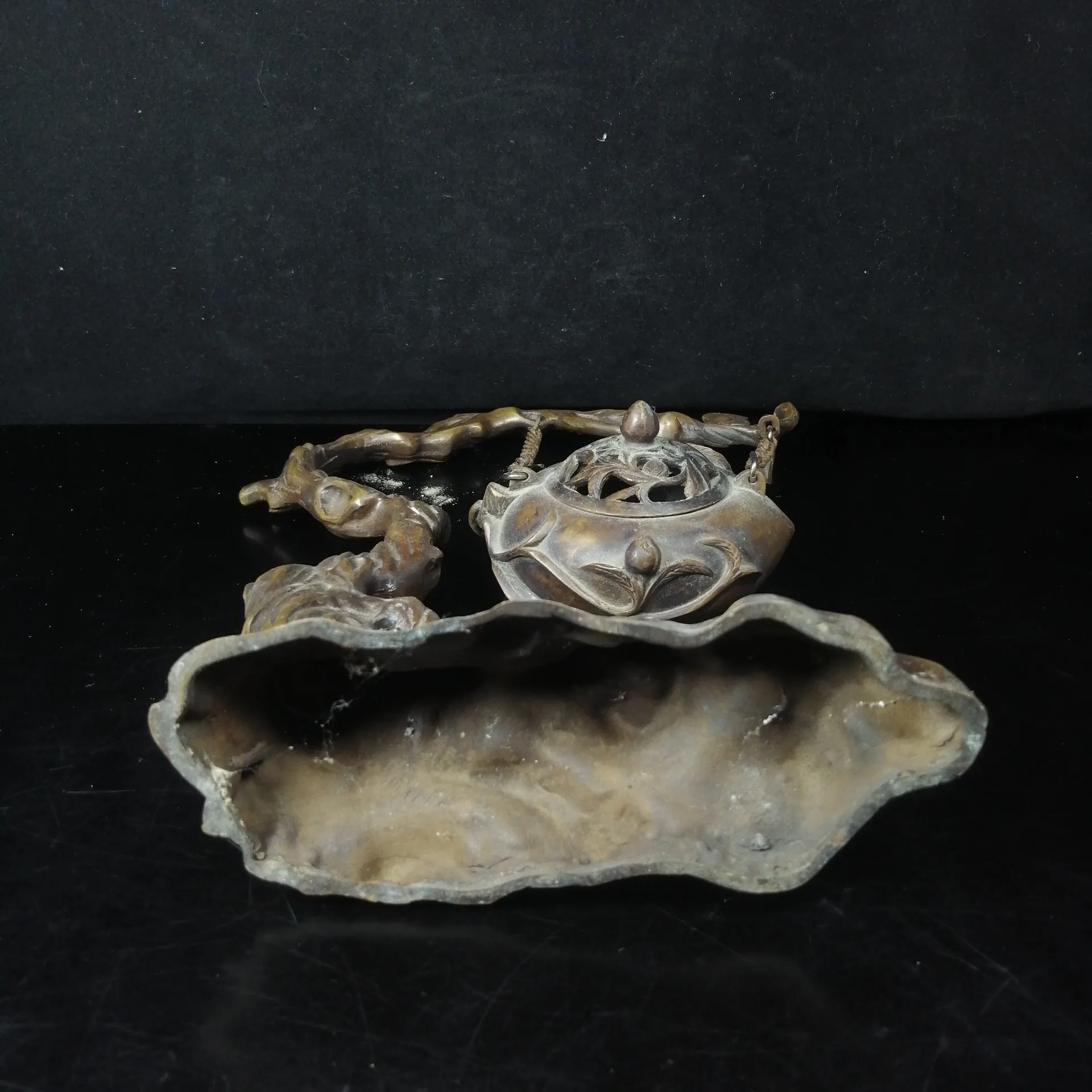 LaoJunLu Old Copper Hanging Furnace Aromatherapy Furnace Ornaments Antiques Miscellaneous, Size About 32 Cm Imitation antique
LaoJunLu Old Copper Hanging Furnace Aromatherapy Furnace Ornaments Antiques Miscellaneous, Size About 32 Cm Imitation antique