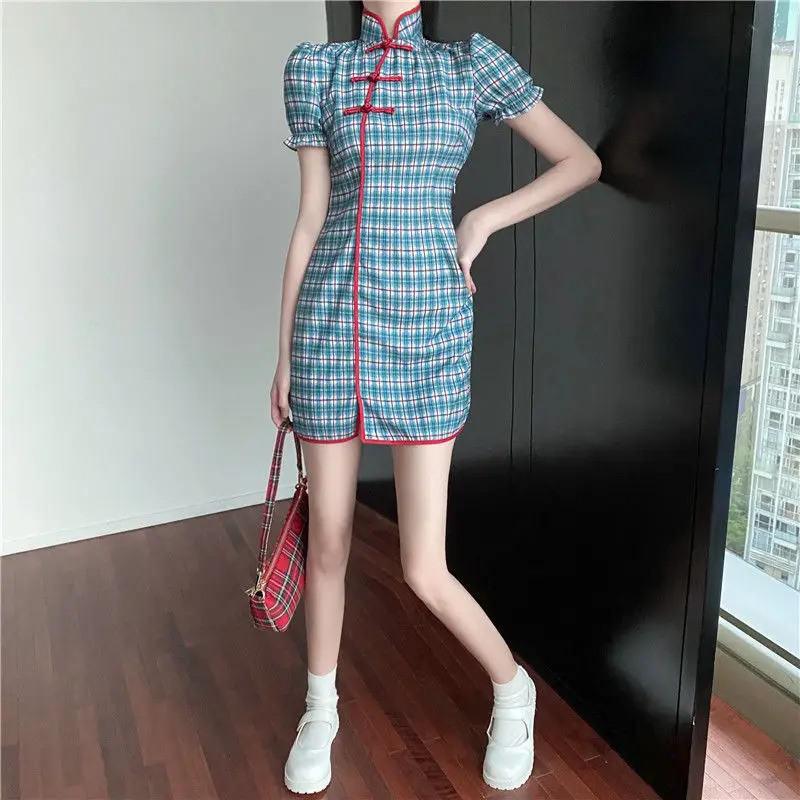 Chinese Style Women Sexy Club Bodycon Plaid Cheongsam Mini Dress Summer Girly Traditional Retro Qipao Elegant Party Slit Dresses
Chinese Style Women Sexy Club Bodycon Plaid Cheongsam Mini Dress Summer Girly Traditional Retro Qipao Elegant Party Slit Dresses