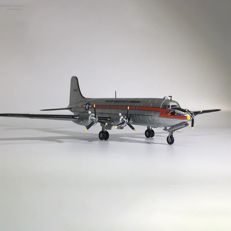1/144 Второй мировой войны C-54 УВД Skymaster транспорта Diecast металлические военный самолет модель игрушки для коллекции
1/144 Второй мировой войны C-54 УВД Skymaster транспорта Diecast металлические военный самолет модель игрушки для коллекции