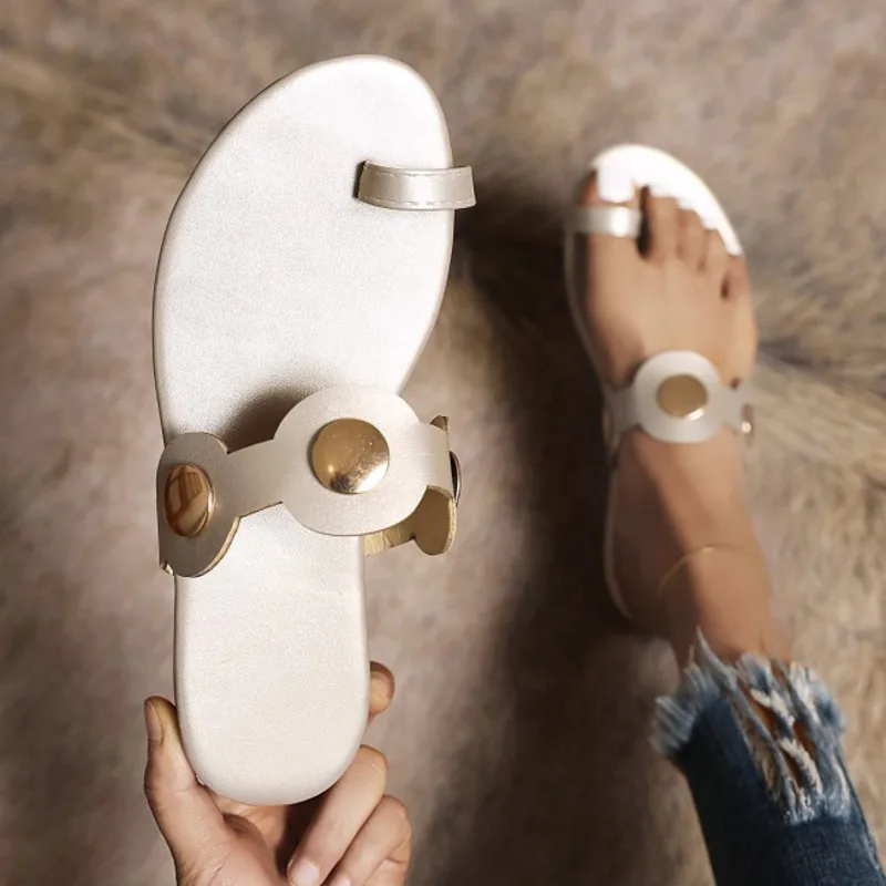Summer 2021 Thong Women Slippers Flip-flops Flat Heel Comfortable Casual Metal Shoes Ladies Rome Style Sandals Plus Size 43
Summer 2021 Thong Women Slippers Flip-flops Flat Heel Comfortable Casual Metal Shoes Ladies Rome Style Sandals Plus Size 43