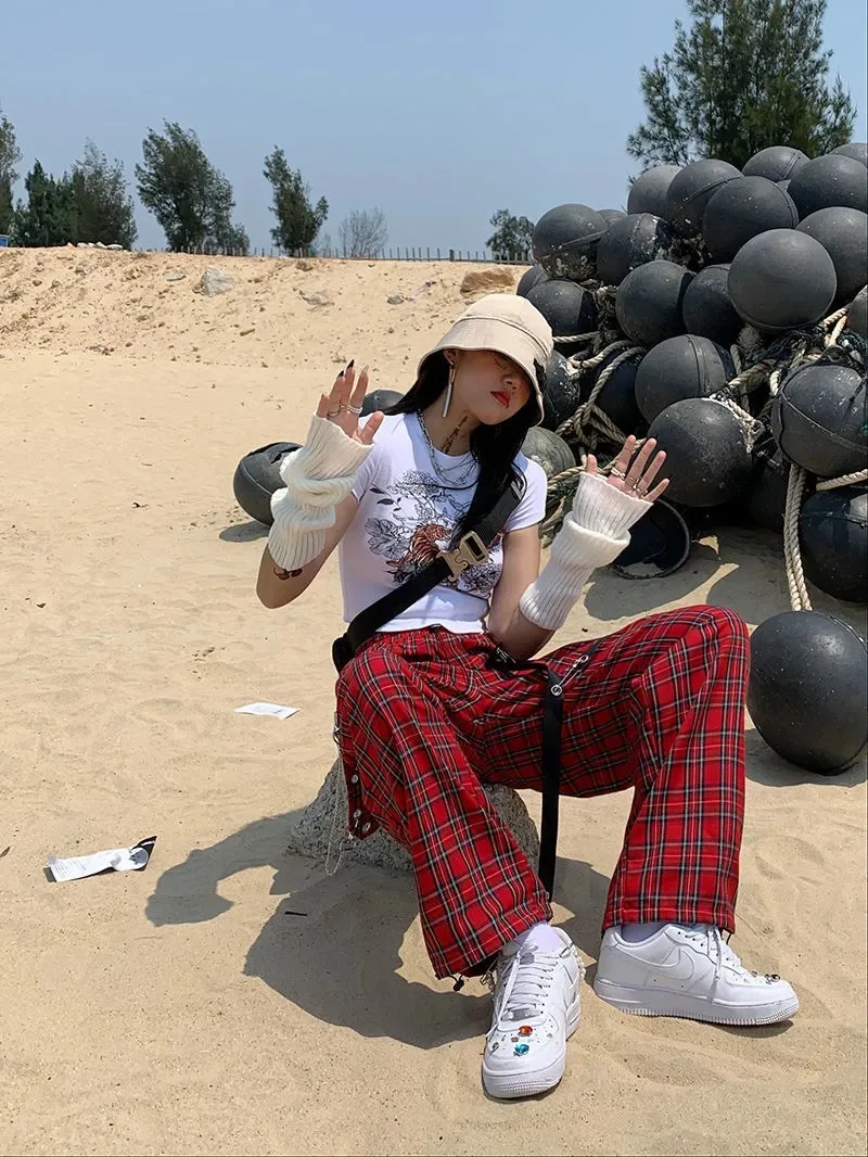 Punk Pants for Women Harajuku Chain Wide Leg Pants Goth Black Hip Hop Cargo Pants Women Hippie Trousers Summer Women Streetwear
Punk Pants for Women Harajuku Chain Wide Leg Pants Goth Black Hip Hop Cargo Pants Women Hippie Trousers Summer Women Streetwear
