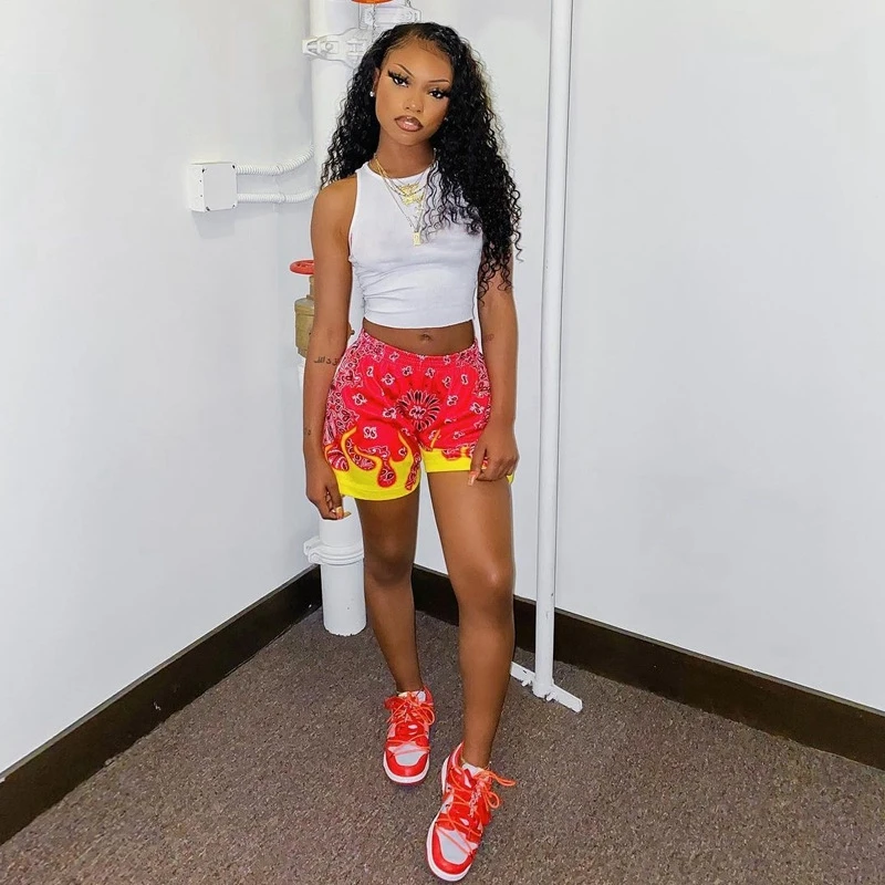 2021 Summer Fashion Two Piece Set White Mini Sleeveless Tank Top And Bandana Print Shorts Casual Tracksuits Sports Outfit S-XXL
2021 Summer Fashion Two Piece Set White Mini Sleeveless Tank Top And Bandana Print Shorts Casual Tracksuits Sports Outfit S-XXL
