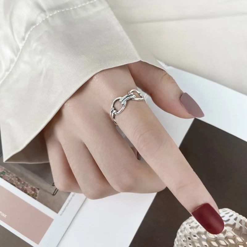 YAOLOGE 925 Sterling Silver Retro Geometric Chain Hollow Rings 2021 New Ladies Trend All-Match Open Rings Jewelry Gift
YAOLOGE 925 Sterling Silver Retro Geometric Chain Hollow Rings 2021 New Ladies Trend All-Match Open Rings Jewelry Gift