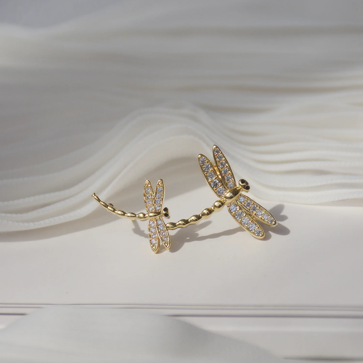 14k Real Gold Fashion Jewelry Dragonfly Crystal Exquisite Simple Stud Earrings for Woman Holiday Party Elegant Cute Earring
14k Real Gold Fashion Jewelry Dragonfly Crystal Exquisite Simple Stud Earrings for Woman Holiday Party Elegant Cute Earring