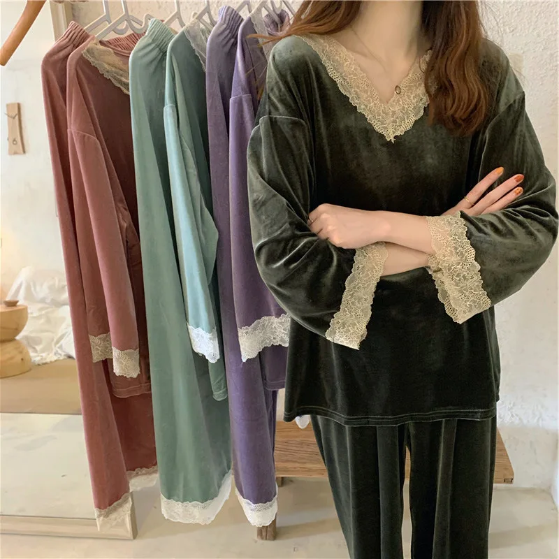 Sleepwear Women Gold Velvet Home Wear 2021 Spring/autumn New Lace Loose Girl Pajamas 
Sleepwear Women Gold Velvet Home Wear 2021 Spring/autumn New Lace Loose Girl Pajamas