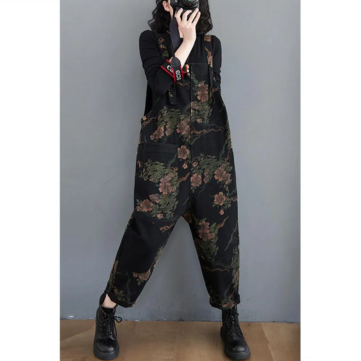 2021 spring and summer denim strap pants women's print baggy pants large size literature and art loose foreign style fashion
2021 spring and summer denim strap pants women's print baggy pants large size literature and art loose foreign style fashion