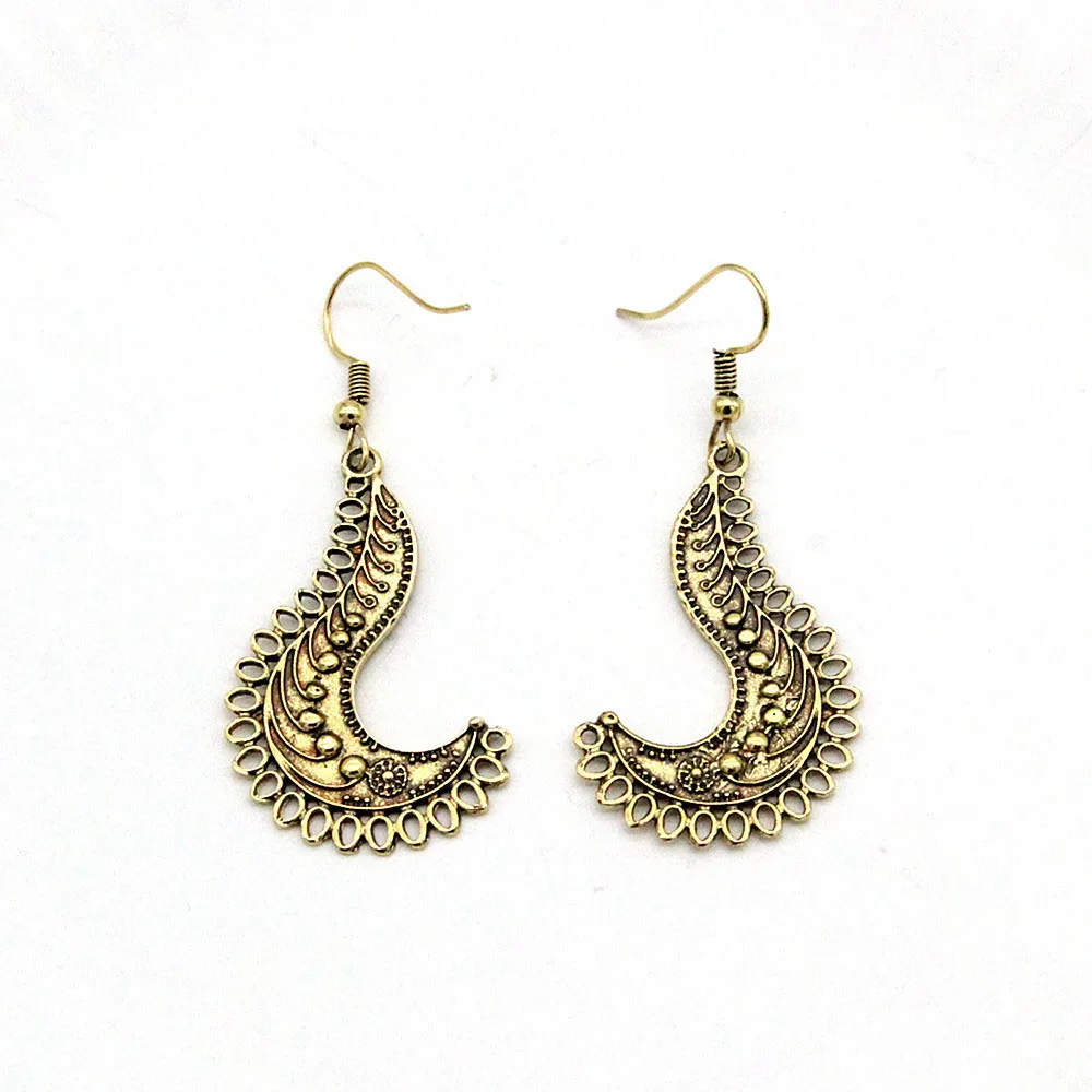 Explosive retro personality spiral love drop feather ethnic wind carved turquoise bohemian earrings set
Explosive retro personality spiral love drop feather ethnic wind carved turquoise bohemian earrings set