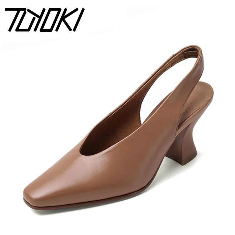 Tuyoki Women Pumps Solid Color Genuine Leather Shoes Women Pointed Toe Square Heel Ladies Pumps Footwear Size 33-40
Tuyoki Women Pumps Solid Color Genuine Leather Shoes Women Pointed Toe Square Heel Ladies Pumps Footwear Size 33-40