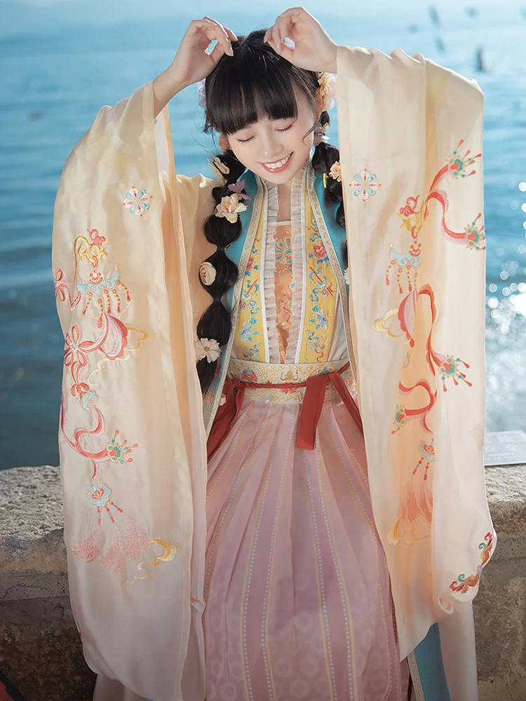 Original Han clothing female Chinese wind straight collar to cardigan a piece of pleated skirt suit spring and autumn new model
Original Han clothing female Chinese wind straight collar to cardigan a piece of pleated skirt suit spring and autumn new model