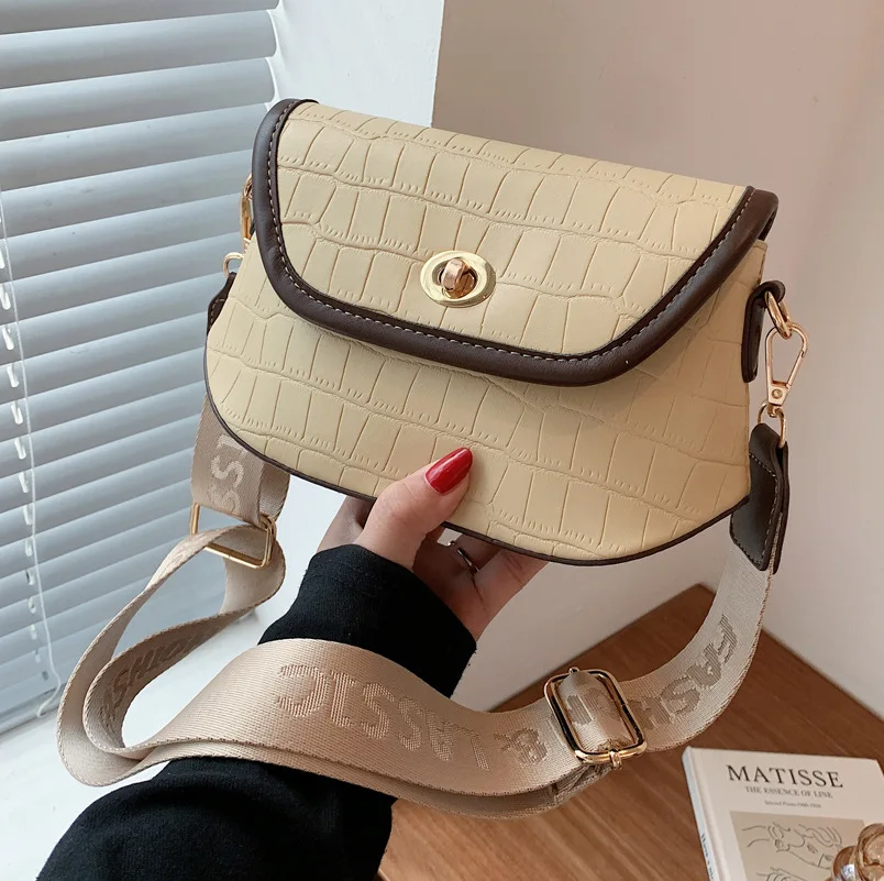 21new High-quality Leather Messenger Bag Fashion Stone Pattern Female Bag Wide Shoulder Strap One-shoulder Lock Small Square Bag
21new High-quality Leather Messenger Bag Fashion Stone Pattern Female Bag Wide Shoulder Strap One-shoulder Lock Small Square Bag
