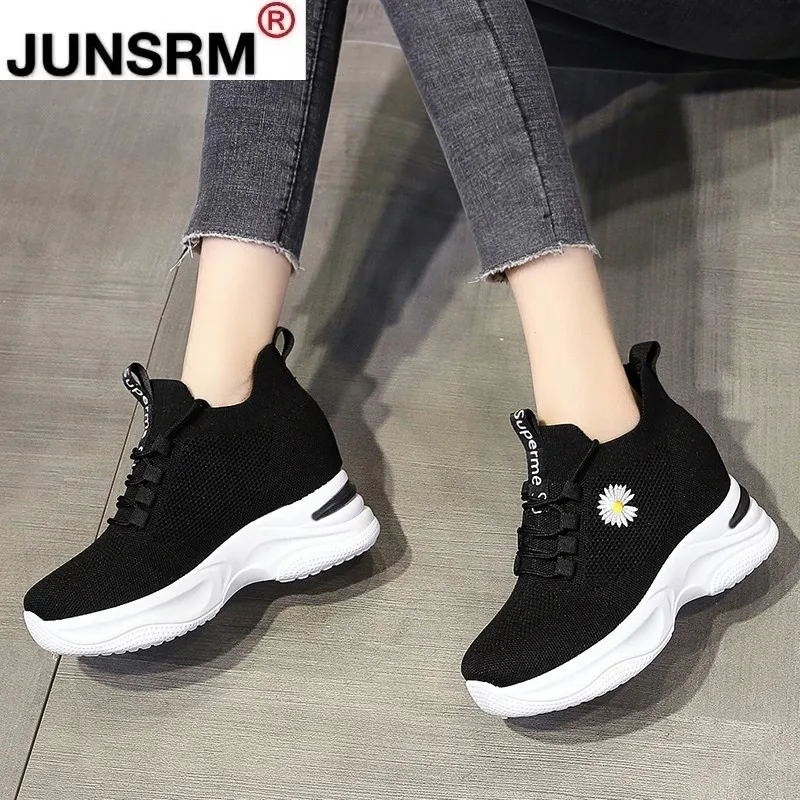 Fashion Sneakers Women Casual Canvas Shoes Tenis Feminino Comfy Ladies Vulcanize Shoes Lace Up Trainers Women Zapatos 2021
Fashion Sneakers Women Casual Canvas Shoes Tenis Feminino Comfy Ladies Vulcanize Shoes Lace Up Trainers Women Zapatos 2021