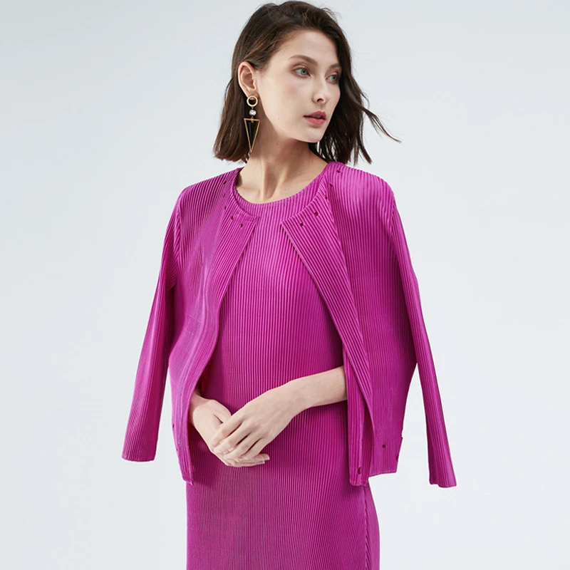 miyake pleated solid short jacket 2021 autumn and winter new Korean style women's basic stretch slim long-sleeved tops for woman
miyake pleated solid short jacket 2021 autumn and winter new Korean style women's basic stretch slim long-sleeved tops for woman