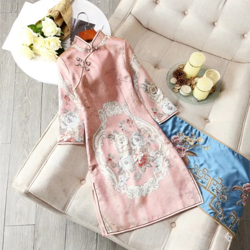 2021 dignified atmosphere retro ethnic style daily self-cultivation spring and autumn jacquard embroidery improved cheongsam dre
2021 dignified atmosphere retro ethnic style daily self-cultivation spring and autumn jacquard embroidery improved cheongsam dre