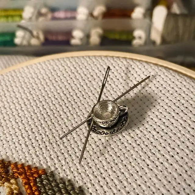 Needle Minder Magnetic for Cross Stitch, Set of 2 DIY Needles Keepers for Sewing Embroidery Kit Retro Needlework Supplies
Needle Minder Magnetic for Cross Stitch, Set of 2 DIY Needles Keepers for Sewing Embroidery Kit Retro Needlework Supplies