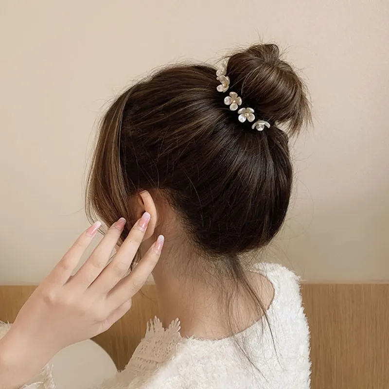Pearl Magic Bun Maker Headband Hair Accessories Women Girls DIY Hairstyle Headband Tools Elegant Retro Female Hair Making Tool
Pearl Magic Bun Maker Headband Hair Accessories Women Girls DIY Hairstyle Headband Tools Elegant Retro Female Hair Making Tool