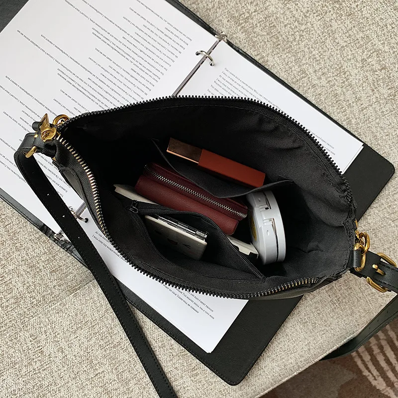 Casual Women Soft Leather Shoulder Bag All-match Pure Color Messenger Tote Bags Female Fashion Chain Crossbody Handbag Sac Cabas
Casual Women Soft Leather Shoulder Bag All-match Pure Color Messenger Tote Bags Female Fashion Chain Crossbody Handbag Sac Cabas