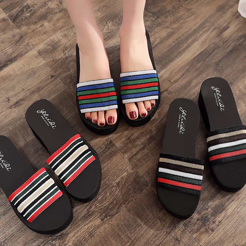 2020 New Ladies'Beach Slippers with Flat Bottom Slope & Anti-skid Cool Loose Cake Bottom Slippers Womens Shoes Women Slippers
2020 New Ladies'Beach Slippers with Flat Bottom Slope & Anti-skid Cool Loose Cake Bottom Slippers Womens Shoes Women Slippers