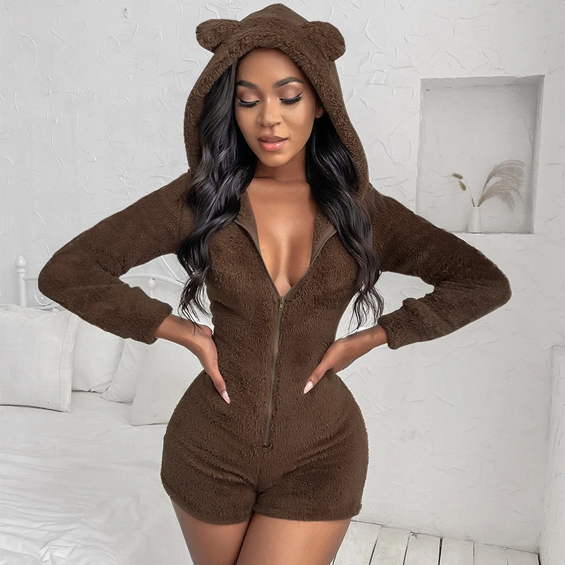 Комбинезон женский осенне-зимний на молнии с плюшевым капюшоном
Комбинезон женский осенне-зимний на молнии с плюшевым капюшоном