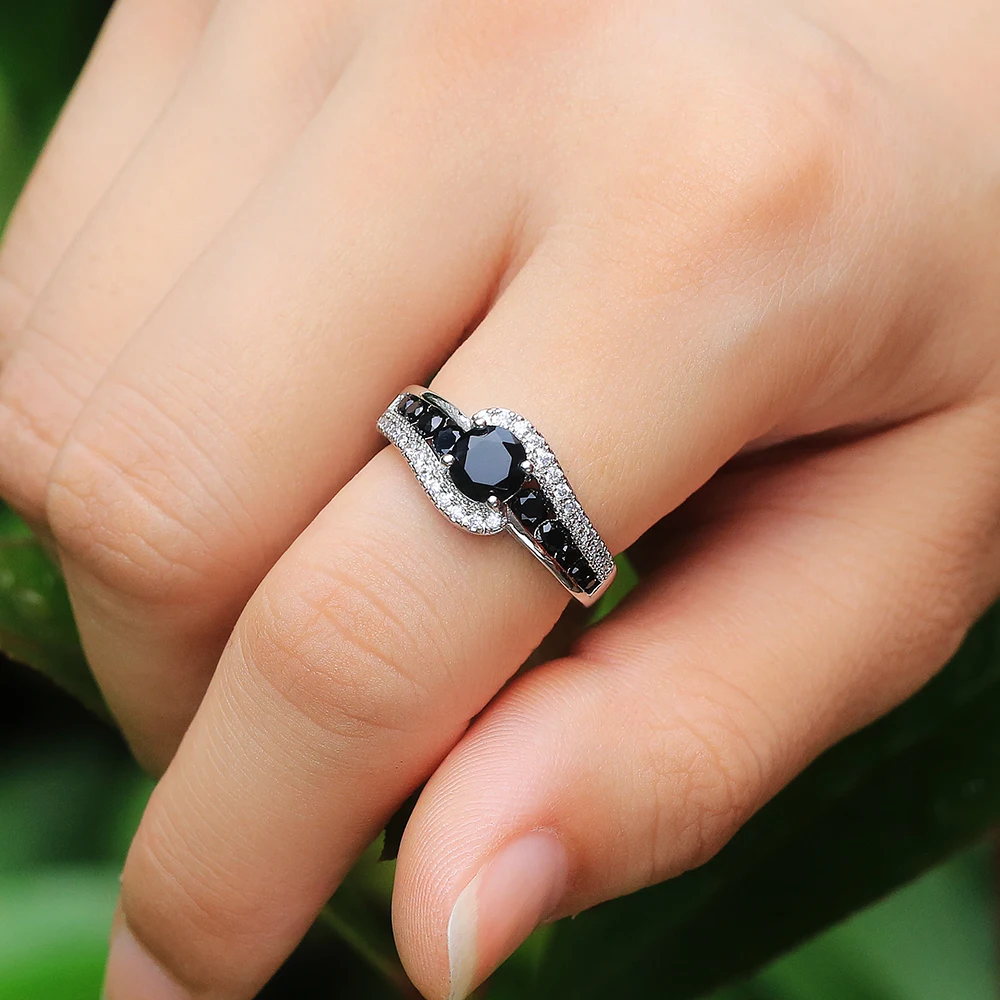 Chic Black/white Color Mixing Designed Female Ring Shining Crystal Zircon Delicate Rings Office Women Wear Fashionable Jewelry
Chic Black/white Color Mixing Designed Female Ring Shining Crystal Zircon Delicate Rings Office Women Wear Fashionable Jewelry