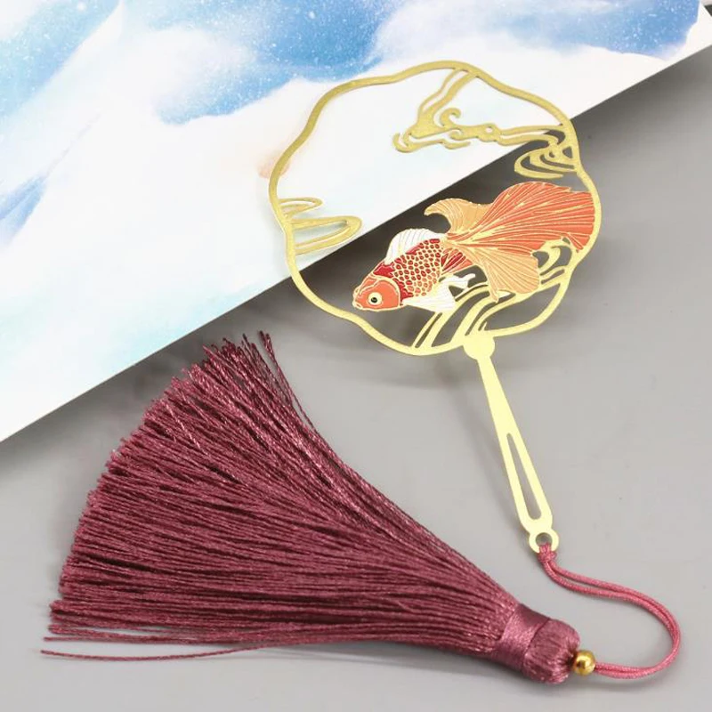 1 шт. винтажный кулон в китайском стиле в форме веера Золотая рыбка с кисточкой Металлические Закладки для учителей подарок для студентов оф...
1 шт. винтажный кулон в китайском стиле в форме веера Золотая рыбка с кисточкой Металлические Закладки для учителей подарок для студентов оф...