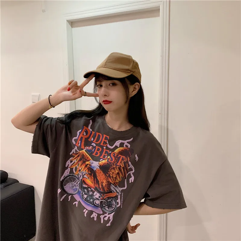 Summer Graphic T-shirt Gray Womens T-shirt Japanese Casual Gothic College Style New Loose All-match Top Ladies Half Sleeve Top
Summer Graphic T-shirt Gray Womens T-shirt Japanese Casual Gothic College Style New Loose All-match Top Ladies Half Sleeve Top