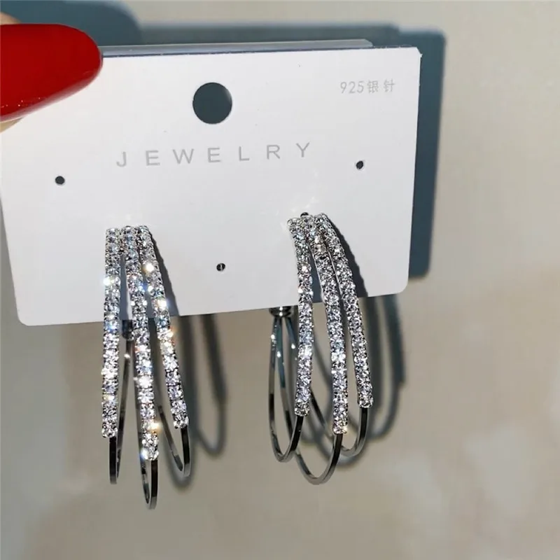 Exaggerated Rhinestone Shiny Circle Hoop Earrings Large Round Earrings for Women 2021 Brincos Fashion Jewelry Accessories
Exaggerated Rhinestone Shiny Circle Hoop Earrings Large Round Earrings for Women 2021 Brincos Fashion Jewelry Accessories