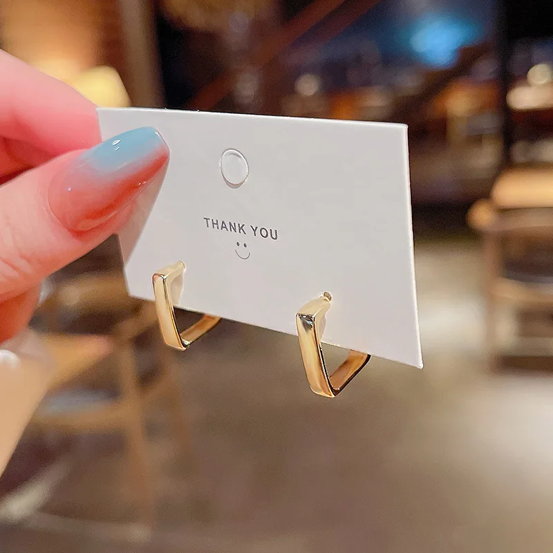 2021 New Trend Geometric Metal Earrings Temperament Simple Female Classic Woman Earring Boho Jewellery Korean Fashion
2021 New Trend Geometric Metal Earrings Temperament Simple Female Classic Woman Earring Boho Jewellery Korean Fashion