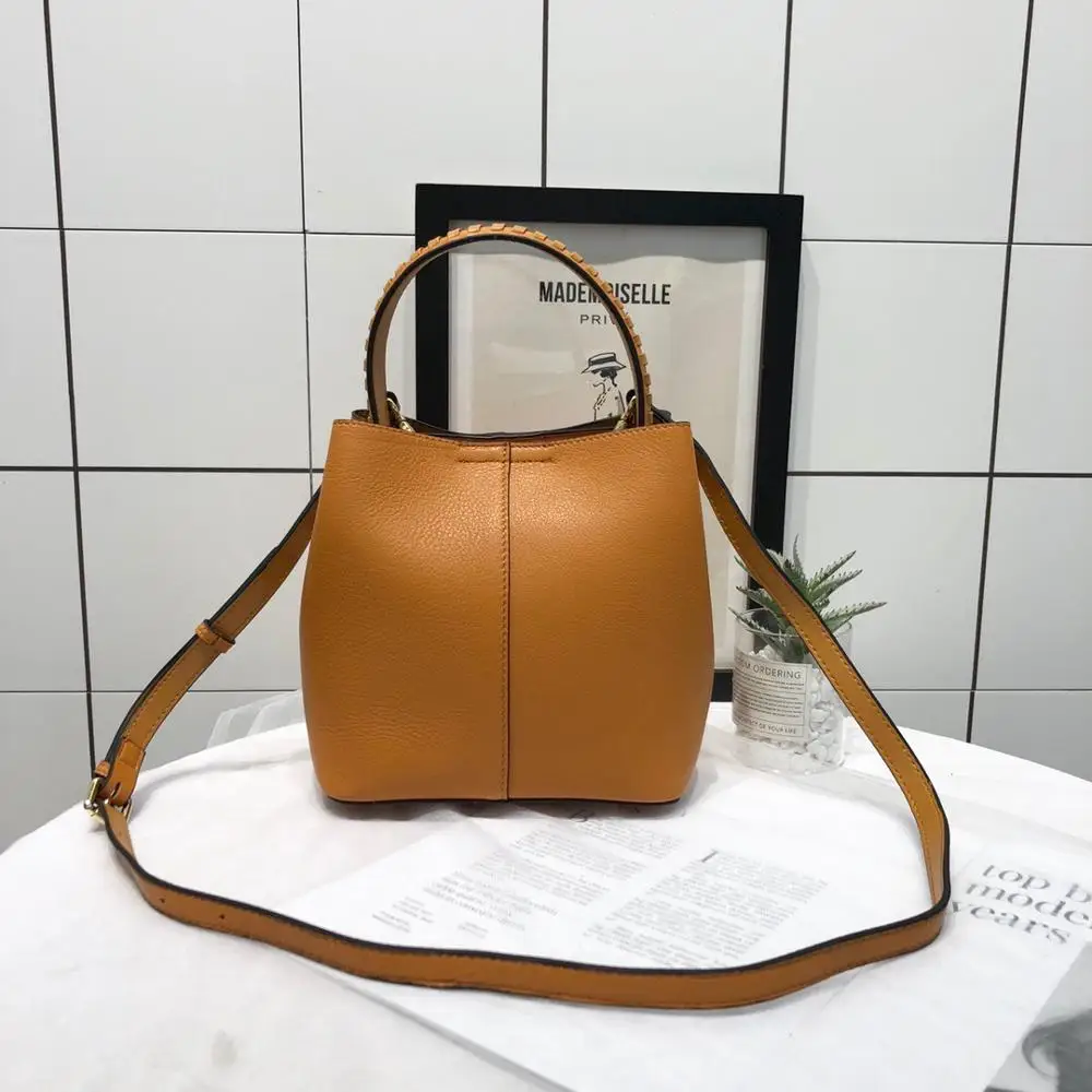 free shipping 2020 the new style fashion and cute genuine cow leather women handbag one shoulder bag crossbody bag 20cm 5color
free shipping 2020 the new style fashion and cute genuine cow leather women handbag one shoulder bag crossbody bag 20cm 5color