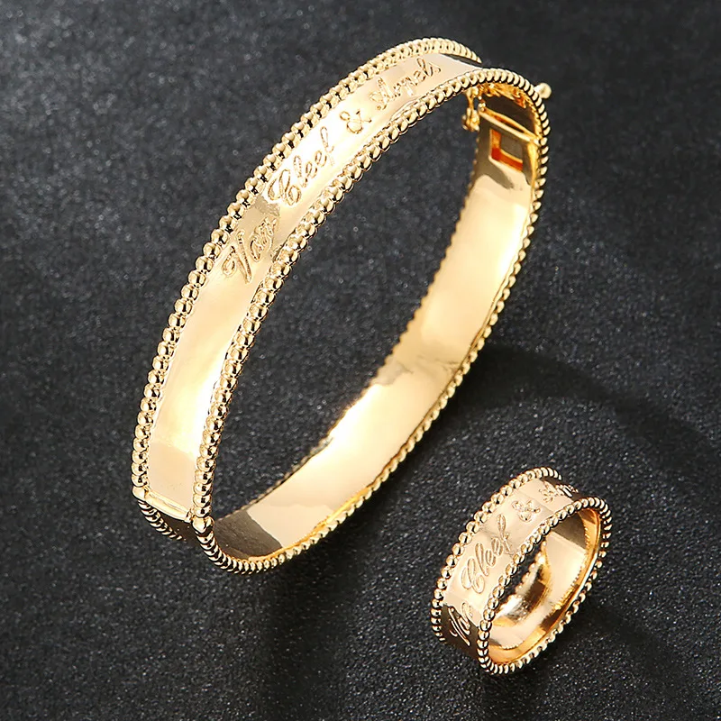 High Quality Luxury Bangle Ring Sets Copper AAA Cubic Zirconia Bracelet Letters Bangles Rings Suits for Women Gold Jewelry
High Quality Luxury Bangle Ring Sets Copper AAA Cubic Zirconia Bracelet Letters Bangles Rings Suits for Women Gold Jewelry