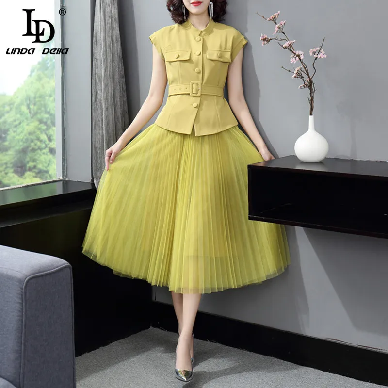 LD LINDA DELLA 2021 Designer Summer New Fashion Set Women's Short sleeve waistcoat Tops and Mesh Skirts Two Pieces Suit
LD LINDA DELLA 2021 Designer Summer New Fashion Set Women's Short sleeve waistcoat Tops and Mesh Skirts Two Pieces Suit