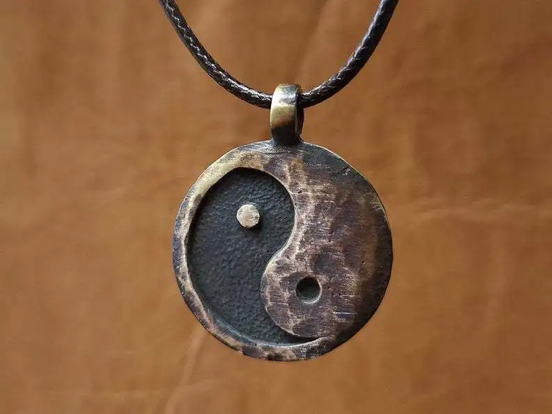 Vintage Metal Copper Round Taiji Bagua Pendant Necklace for Men Women Party Necklace Retro Jewelry Leather Rope Chain Gifts
Vintage Metal Copper Round Taiji Bagua Pendant Necklace for Men Women Party Necklace Retro Jewelry Leather Rope Chain Gifts
