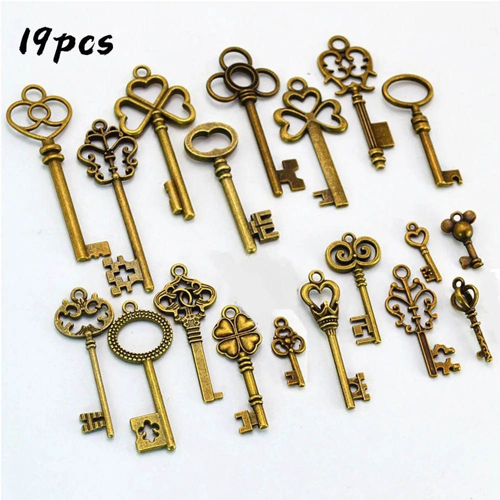 Vintage Antique Bronze Keys Fancy Heart Bow Pendant Retro Keychains Necklace Hanging Decor Old Look DIY Craft Creative Gift
Vintage Antique Bronze Keys Fancy Heart Bow Pendant Retro Keychains Necklace Hanging Decor Old Look DIY Craft Creative Gift