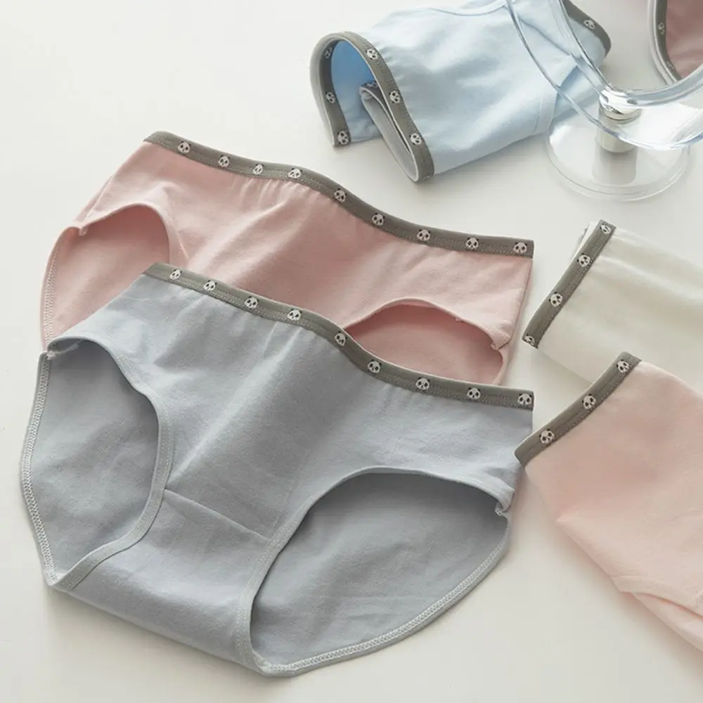 Simple Solid Color Japanese Cute Panda Waist Print Cartoon Ladies Underwear Cotton Crotch Girl Mid-Waist Student Briefs
Simple Solid Color Japanese Cute Panda Waist Print Cartoon Ladies Underwear Cotton Crotch Girl Mid-Waist Student Briefs