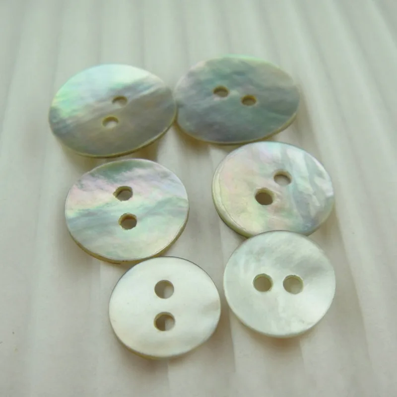 20Pcs New Natural Shell Sewing Buttons Scrapbooking 2 Holes Round Natural Color For Sewing Crafts DIY Clothing Garment Supplies 
20Pcs New Natural Shell Sewing Buttons Scrapbooking 2 Holes Round Natural Color For Sewing Crafts DIY Clothing Garment Supplies