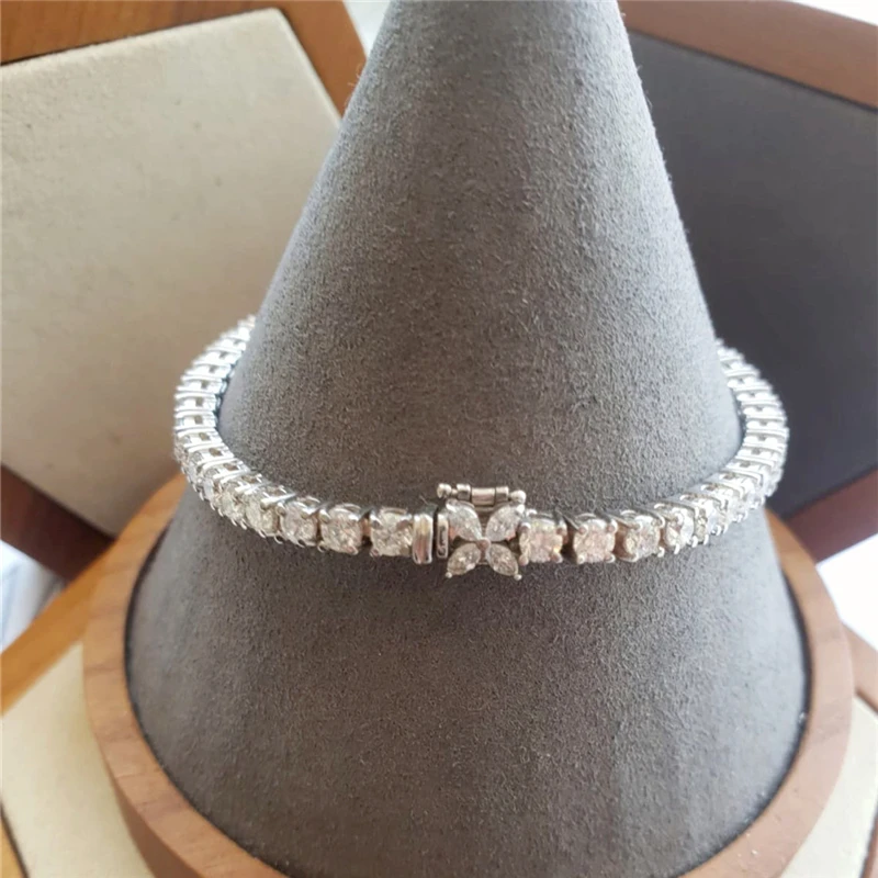 RandH Delicate 7 Carat Moissanite Bracelet in 14k Gold Minimalist Moissanite Flower Tennis Bracelet Elegant Bracelet for Ladies
RandH Delicate 7 Carat Moissanite Bracelet in 14k Gold Minimalist Moissanite Flower Tennis Bracelet Elegant Bracelet for Ladies
