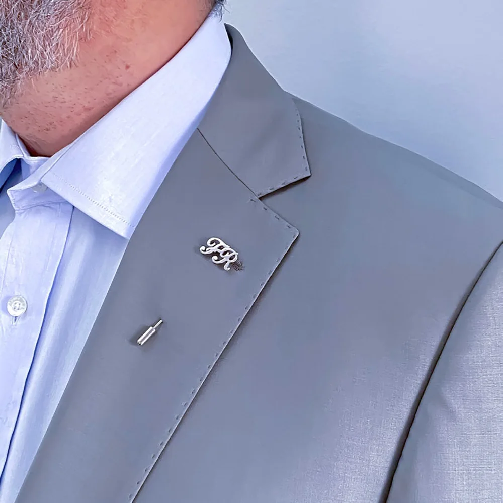 Memento Custom Initials Brooch Personalized Stainless Steel Convenient Fashion Tie Buckle Business For Unisex Christmas Gifts
Memento Custom Initials Brooch Personalized Stainless Steel Convenient Fashion Tie Buckle Business For Unisex Christmas Gifts