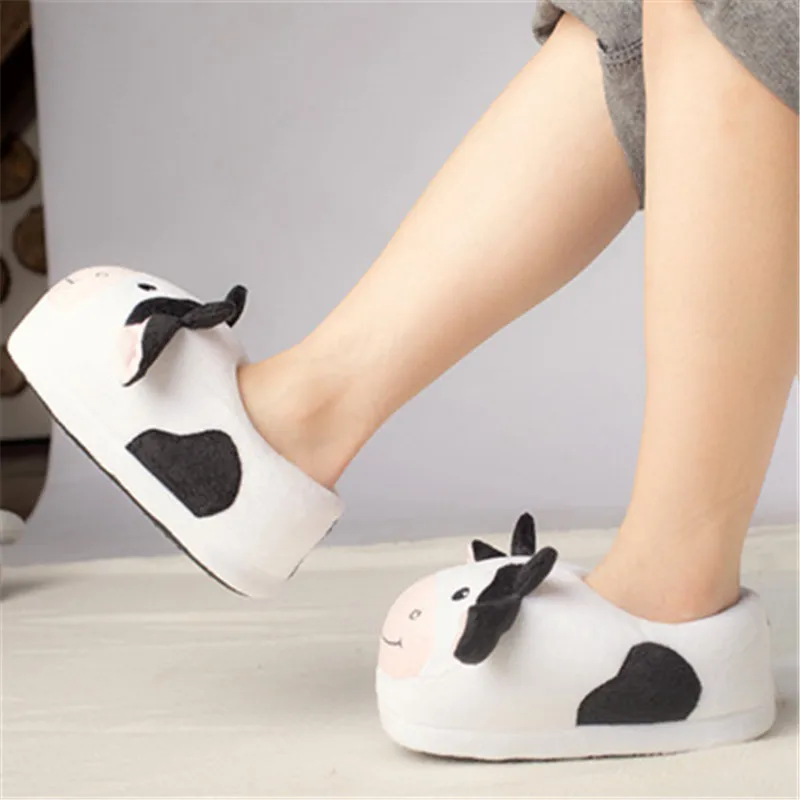 2020 Children slippers Warm Plush Cute cow Winter Women's Slippers Christmas Slip On Flat Female Soft House Comfort Shoes 
2020 Children slippers Warm Plush Cute cow Winter Women's Slippers Christmas Slip On Flat Female Soft House Comfort Shoes