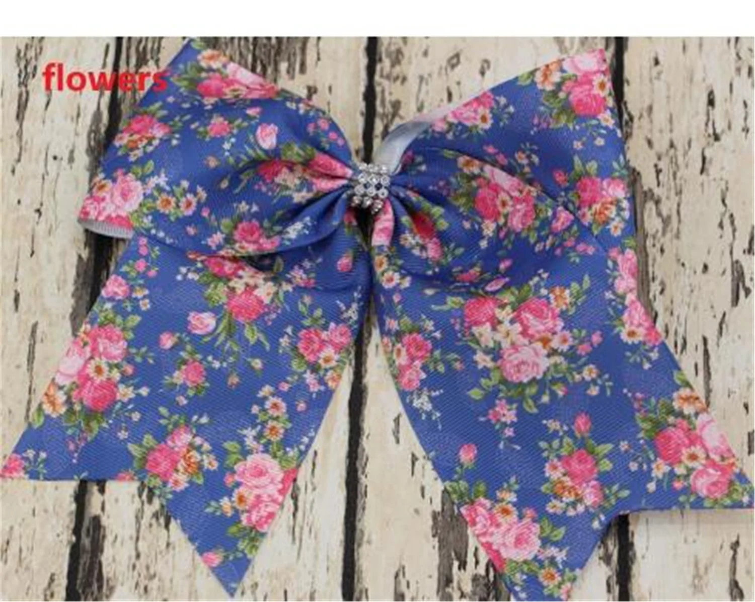 HOT 8 inch Rainbow Foil Mermaid Cheer Bow Cheerleading Dance Hair Bow with rubber band Hair accessories
HOT 8 inch Rainbow Foil Mermaid Cheer Bow Cheerleading Dance Hair Bow with rubber band Hair accessories