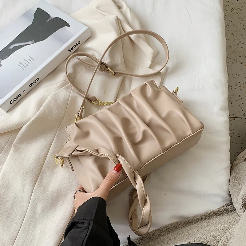 Small bag women's bag 2021 new fashion versatile one shoulder underarm bag Korean version net Red Cross carrying small square
Small bag women's bag 2021 new fashion versatile one shoulder underarm bag Korean version net Red Cross carrying small square