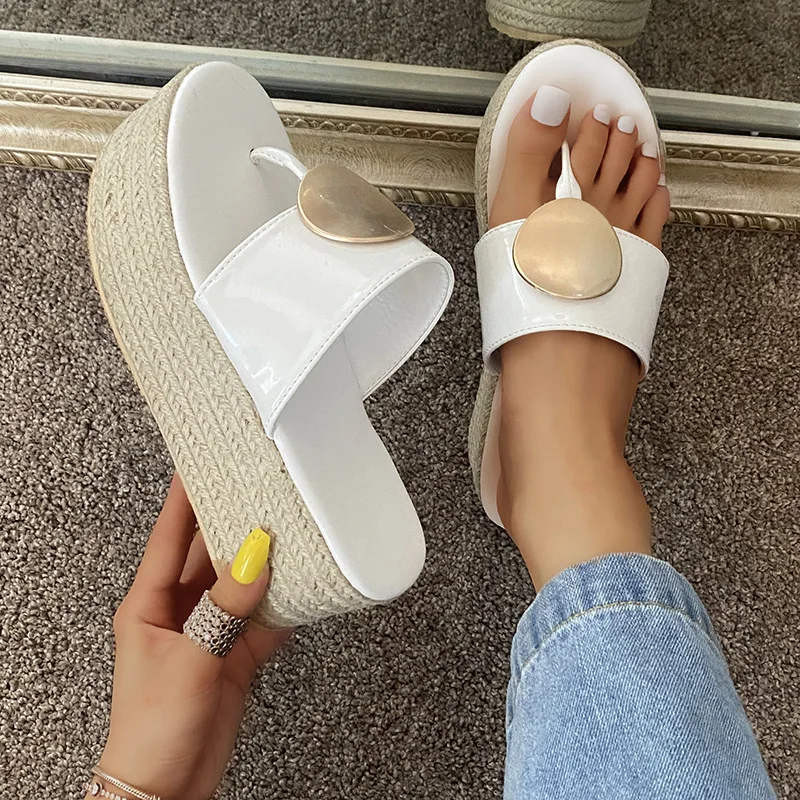 Shoes Woman 2022 Rubber Flip Flops Female Slippers Big Size Luxury Slides Platform On A Wedge Low Hawaiian New Designer Summer P
Shoes Woman 2022 Rubber Flip Flops Female Slippers Big Size Luxury Slides Platform On A Wedge Low Hawaiian New Designer Summer P