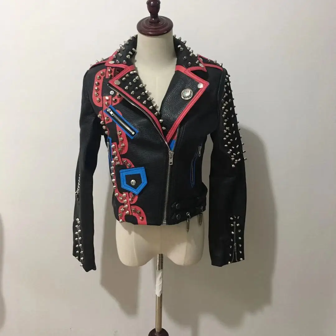 Женская куртка из ПУ кожи, с отложным воротником и мультяшным принтом
Женская куртка из ПУ кожи, с отложным воротником и мультяшным принтом