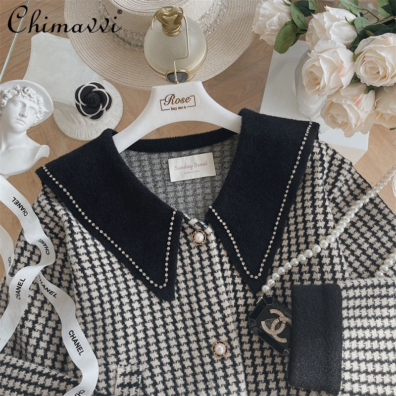 Женский норковый свитер с большими лацканами и жемчужными пряжками, зимняя одежда контрастных цветов в стиле ретро, 2021
Женский норковый свитер с большими лацканами и жемчужными пряжками, зимняя одежда контрастных цветов в стиле ретро, 2021